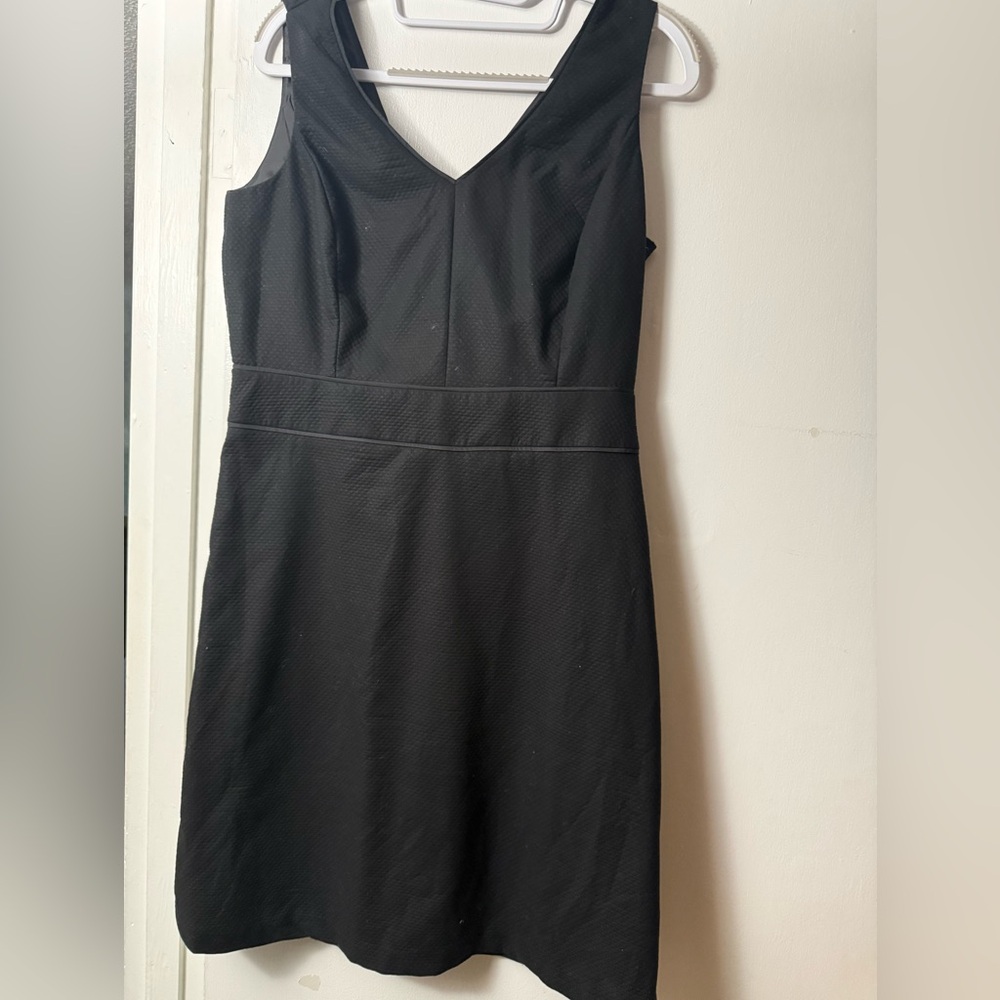Classic Black V-Neck Sleeveless Dress